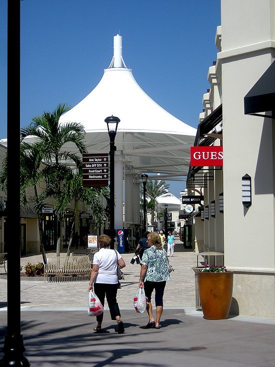 Palm Beach Outlet Mall